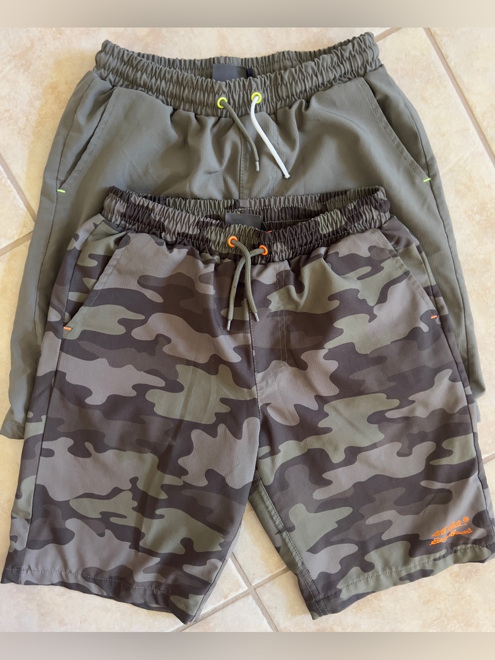Eddie Bauer Lot of 2 Boys Sz M (10-12) green & camouflage Swim Trunks Shorts